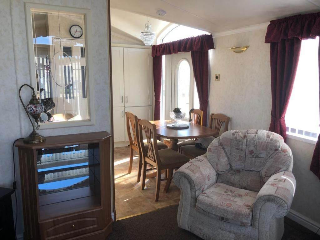 Pg58 2 Bed Caravan Golden Palm Chapel St Leonards Extérieur photo