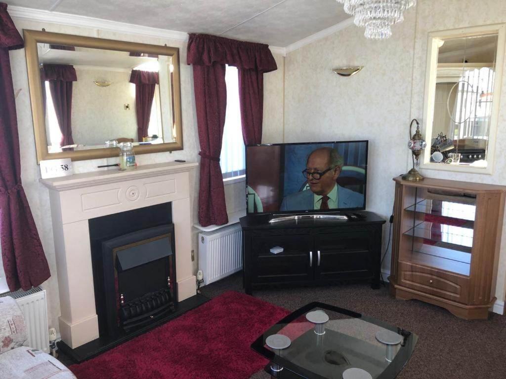 Pg58 2 Bed Caravan Golden Palm Chapel St Leonards Extérieur photo